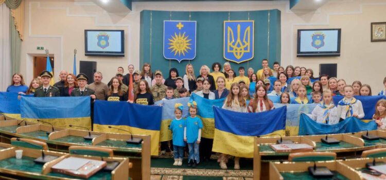 Софія Саволайнен – волонтерка Благодійного фонду “Центр допомоги Кам’янчанам-учасникам АТО” Софія Саволайнен – волонтерка Благодійного фонду “Центр допомоги Кам’янчанам-учасникам АТО”