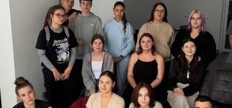 Кар’єрний інтенсив: тренінг “Стартуй: власна справа” (за підтримки Молодіжного центру Кам’янця-Подільського) Кар’єрний інтенсив: тренінг “Стартуй: власна справа” (за підтримки Молодіжного центру Кам’янця-Подільського)